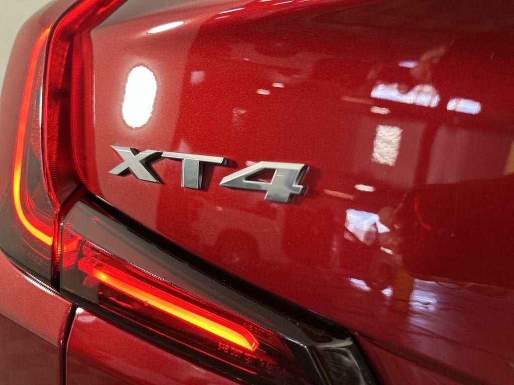 2023 Cadillac XT4 Luxury