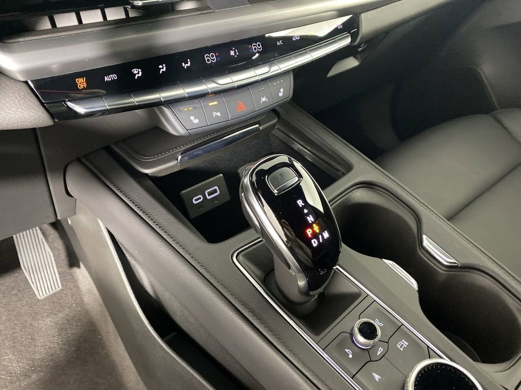 2025 Cadillac XT4 Premium Luxury