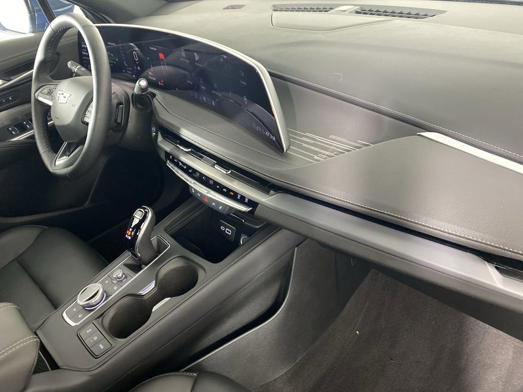 2025 Cadillac XT4 Premium Luxury