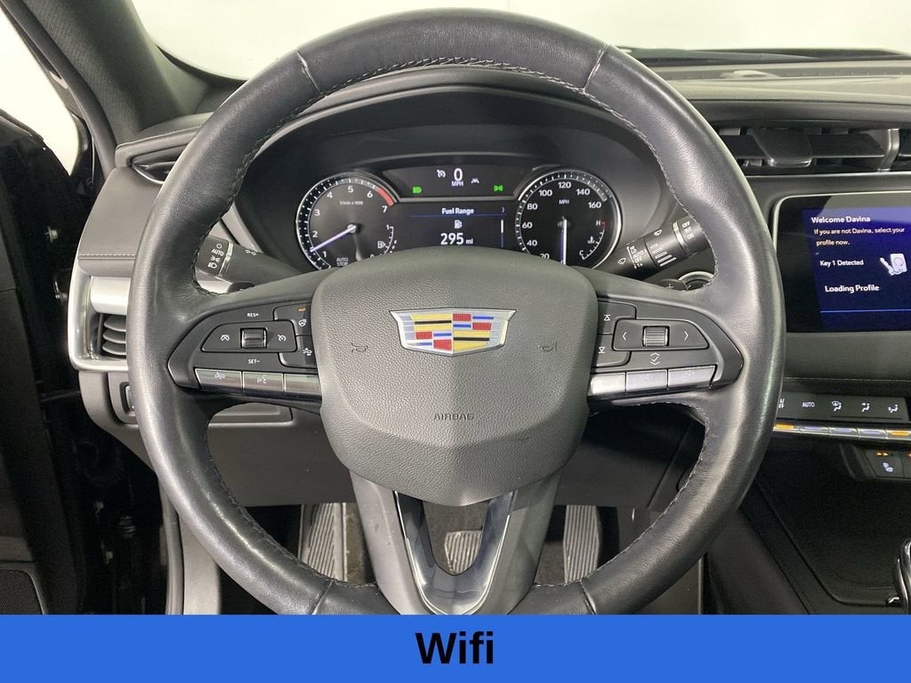 2023 Cadillac XT4 Premium Luxury