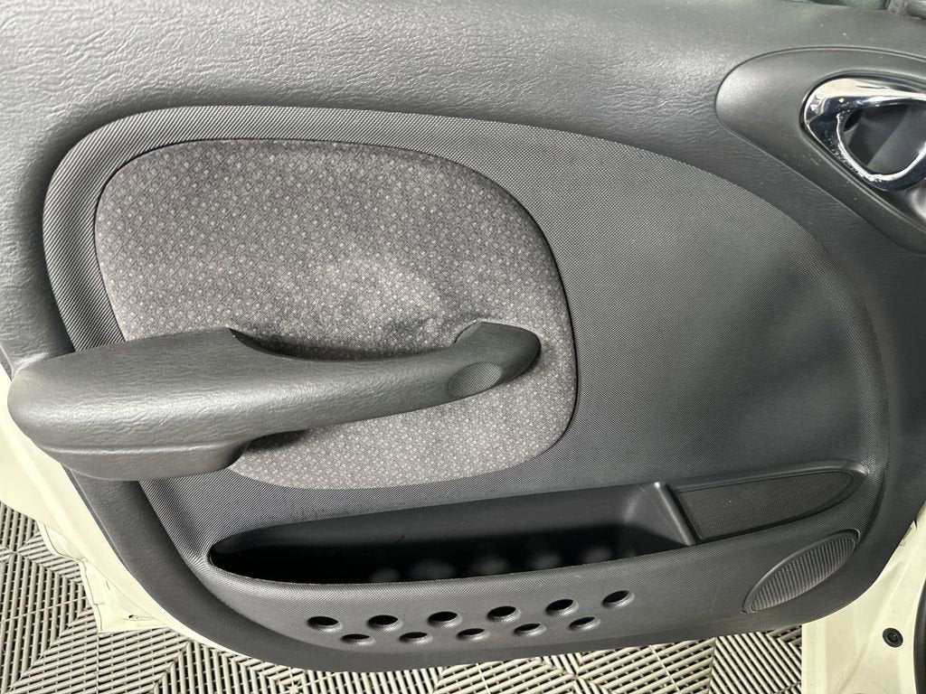 2004 Chrysler PT Cruiser Base