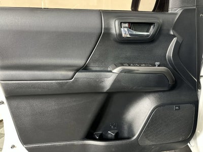 2016 Toyota Tacoma SR